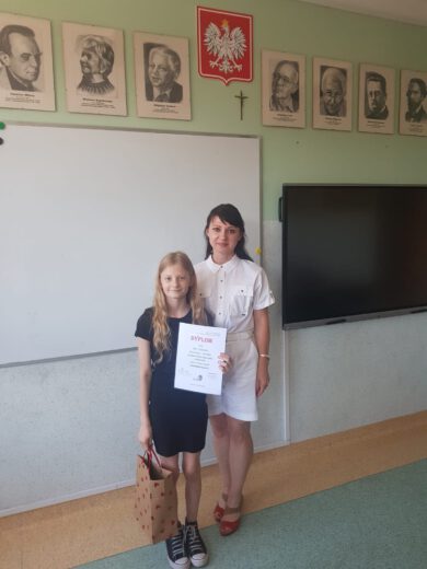 Nina Kozdraś zdobyła I miejsce w konkursie międzyszkolnym
